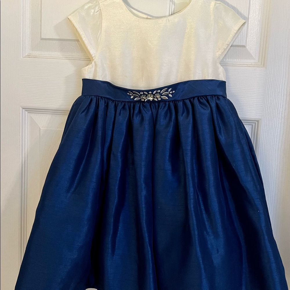 Adorable formal dress, toddler size 3T